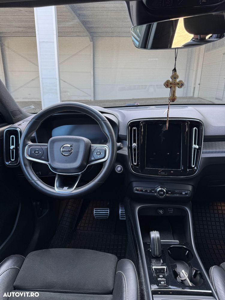 Volvo XC 40 D4 AWD R-Design - 8