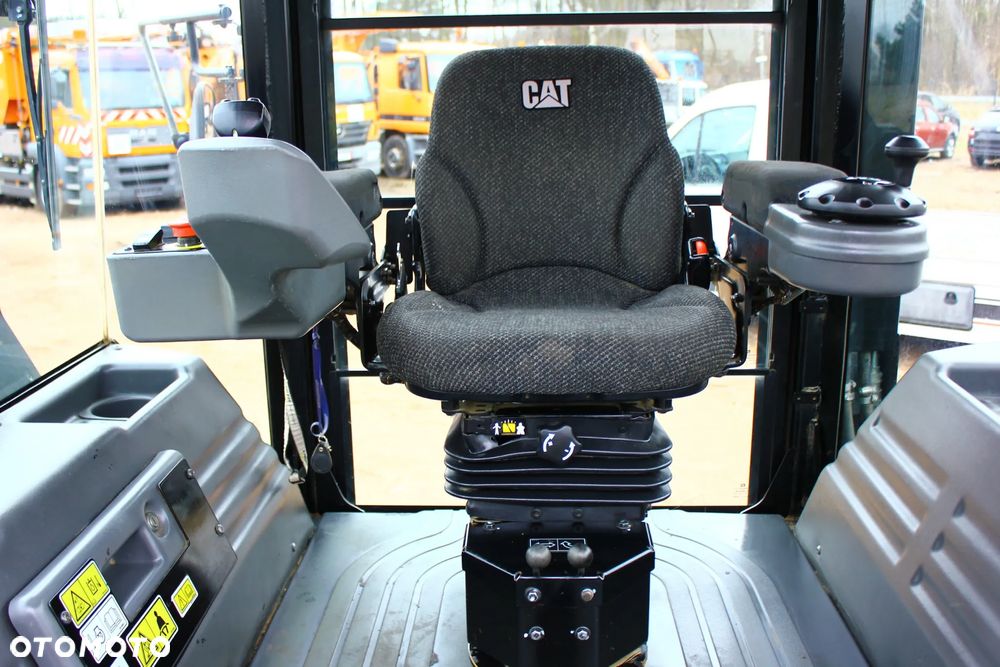 Caterpillar CAT CD10 WALEC STALOWY WIBRACYJNY Z DZIELONYMI BĘBNAMI +KOSZ HYDROG AX077 - 21