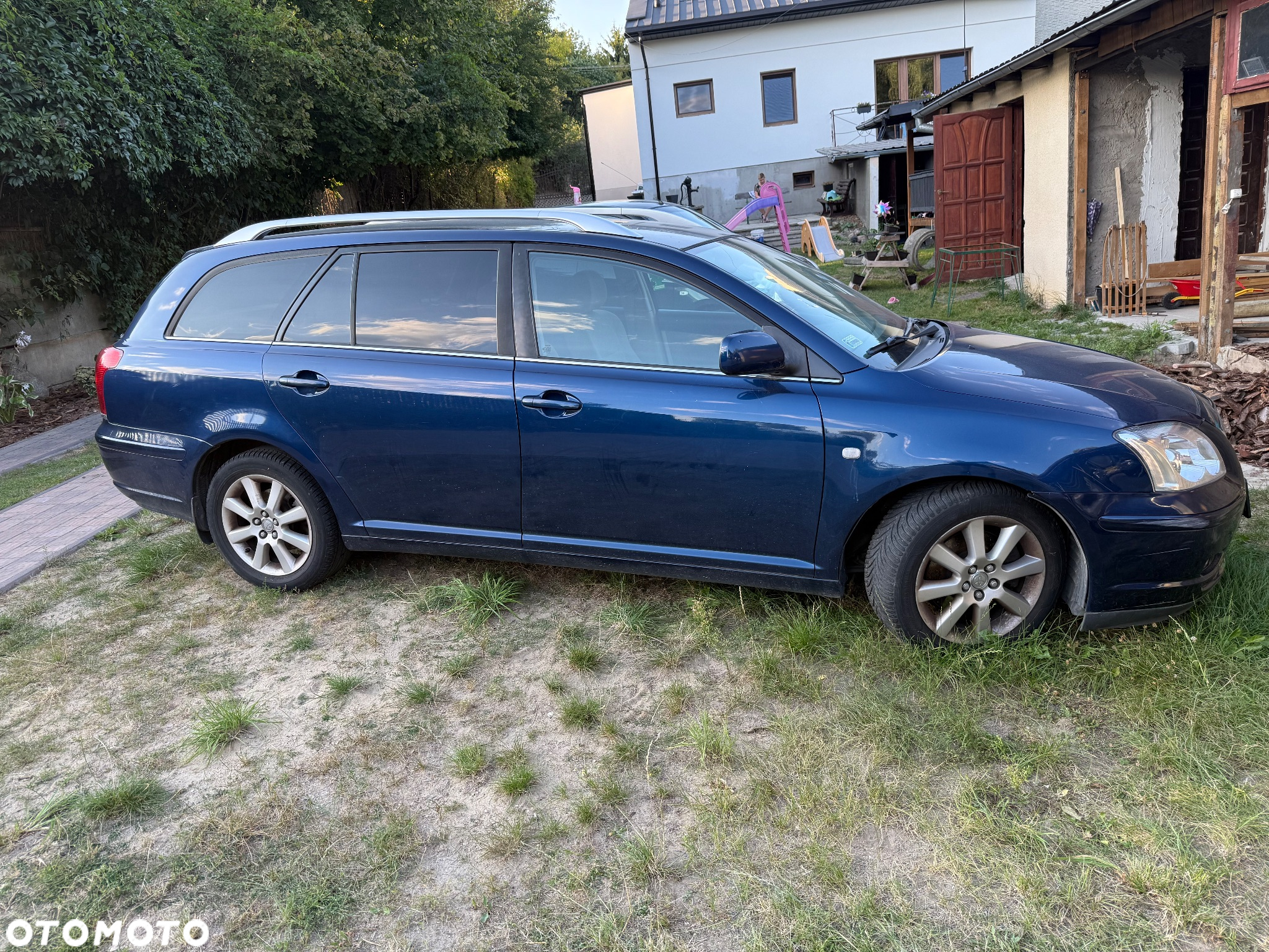 Toyota Avensis - 4