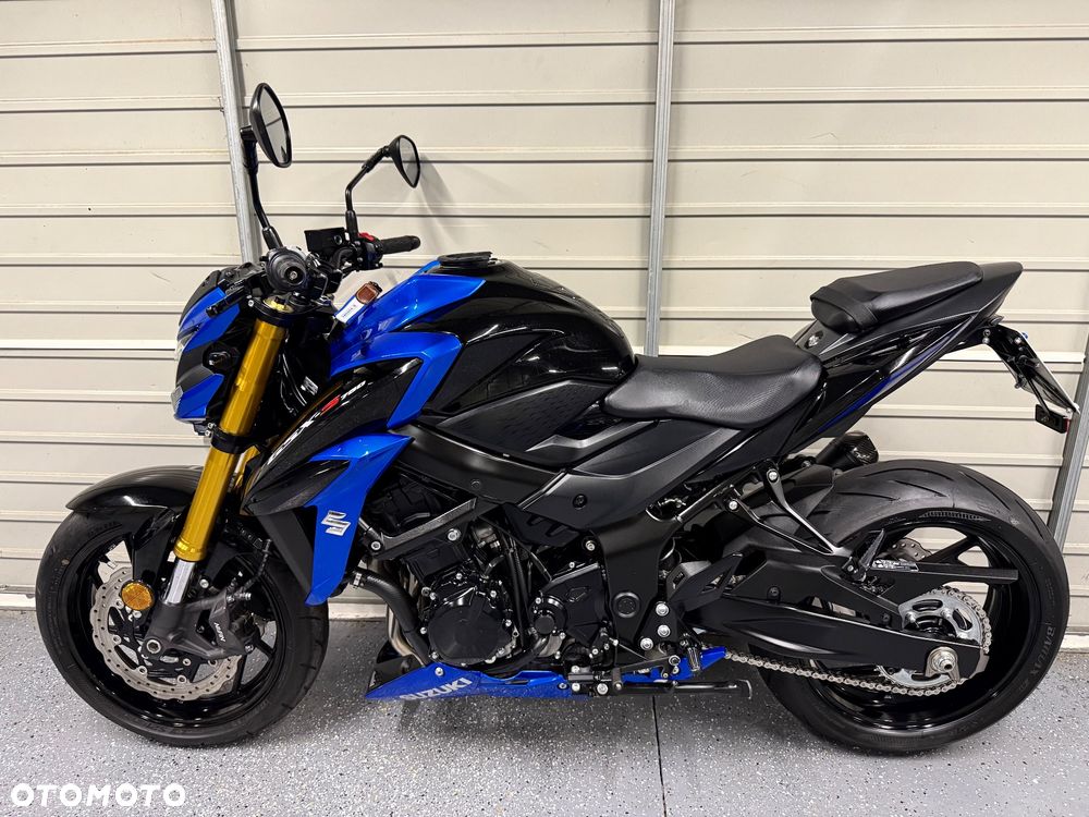 Suzuki GSX - 15