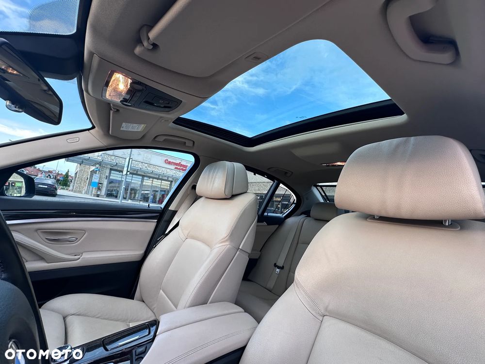 BMW Seria 5 525d xDrive - 19