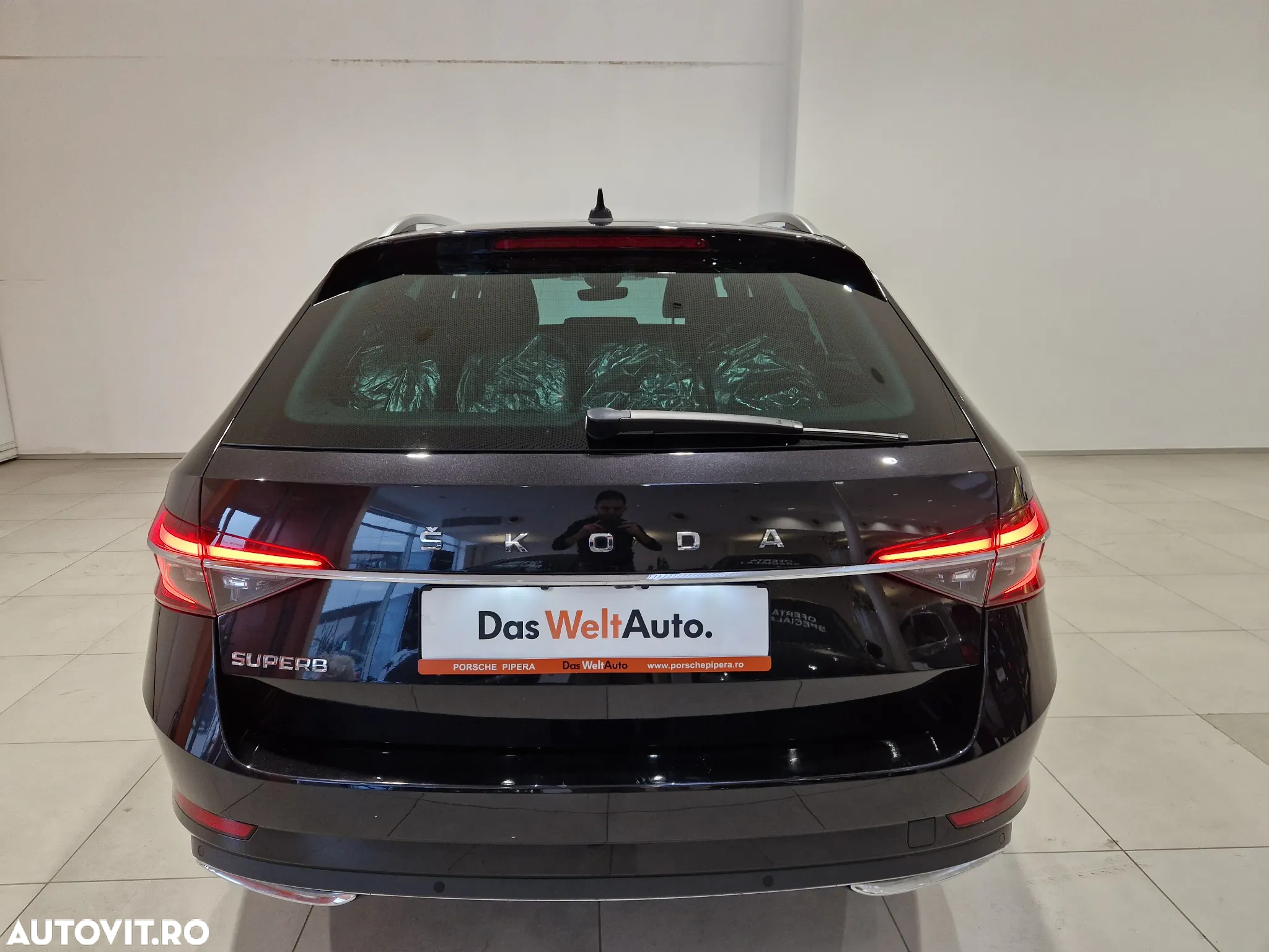 Skoda Superb 2.0 TDI DSG L&K - 8