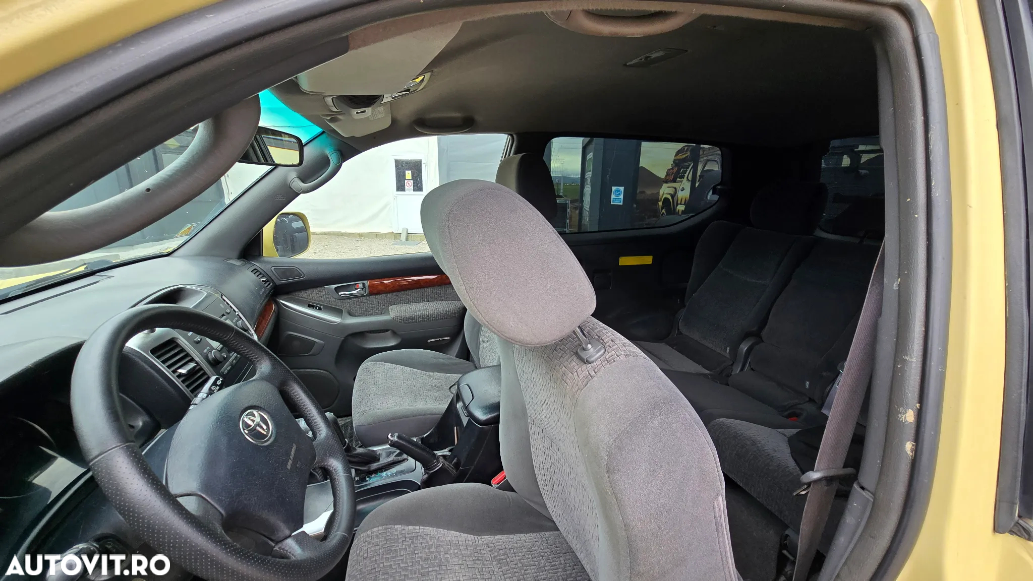Toyota Land Cruiser - 7
