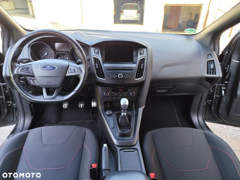 Ford Focus Turnier 1.5 EcoBoost Start-Stopp-System ST-Line - 6