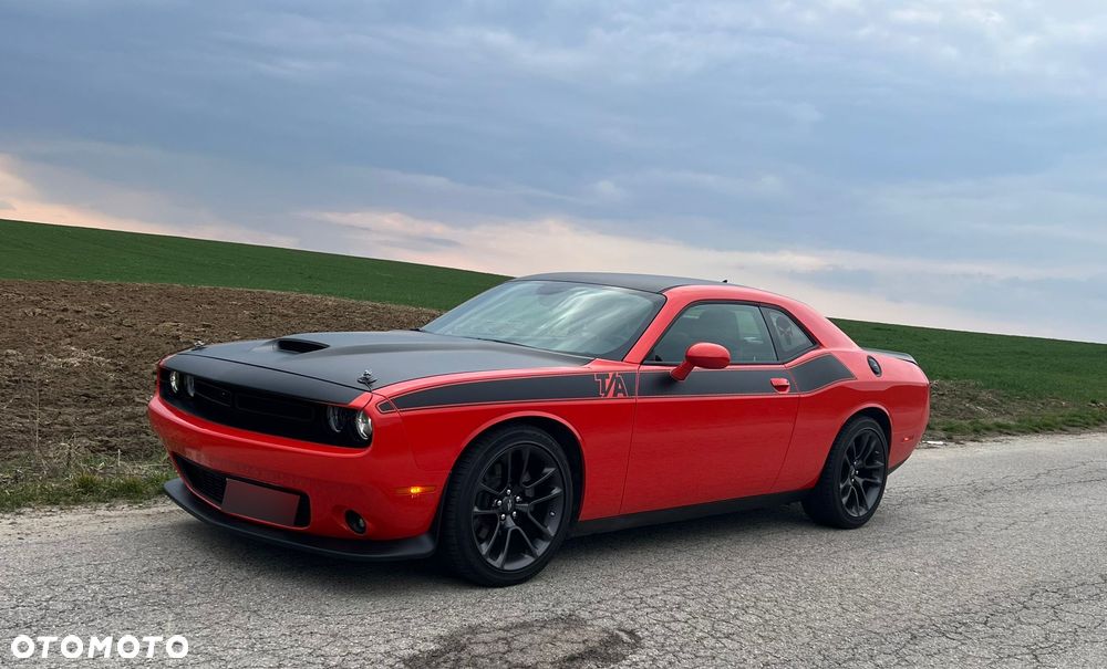 Dodge Challenger - 2