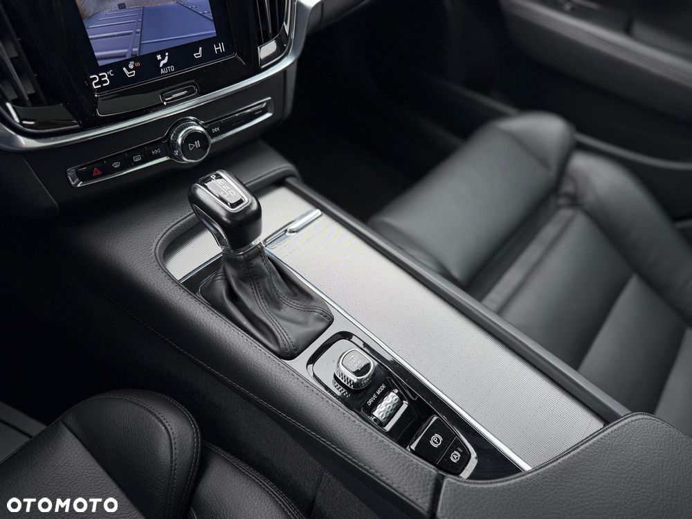 Volvo V90 D4 AWD Geartronic Inscription - 35
