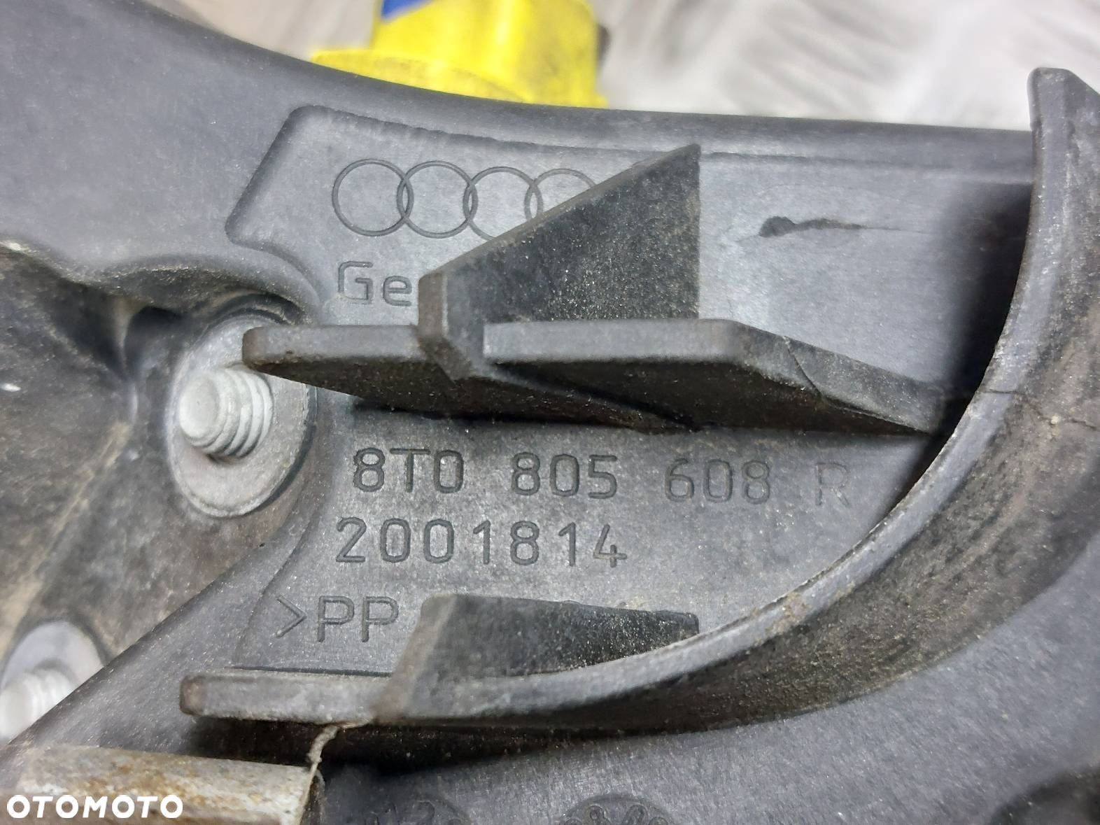 ŚLIZG BŁOTNIKA PRAWY + SPRYSKIWACZ LAMPY AUDI A5 8T 8T0805608R - 4