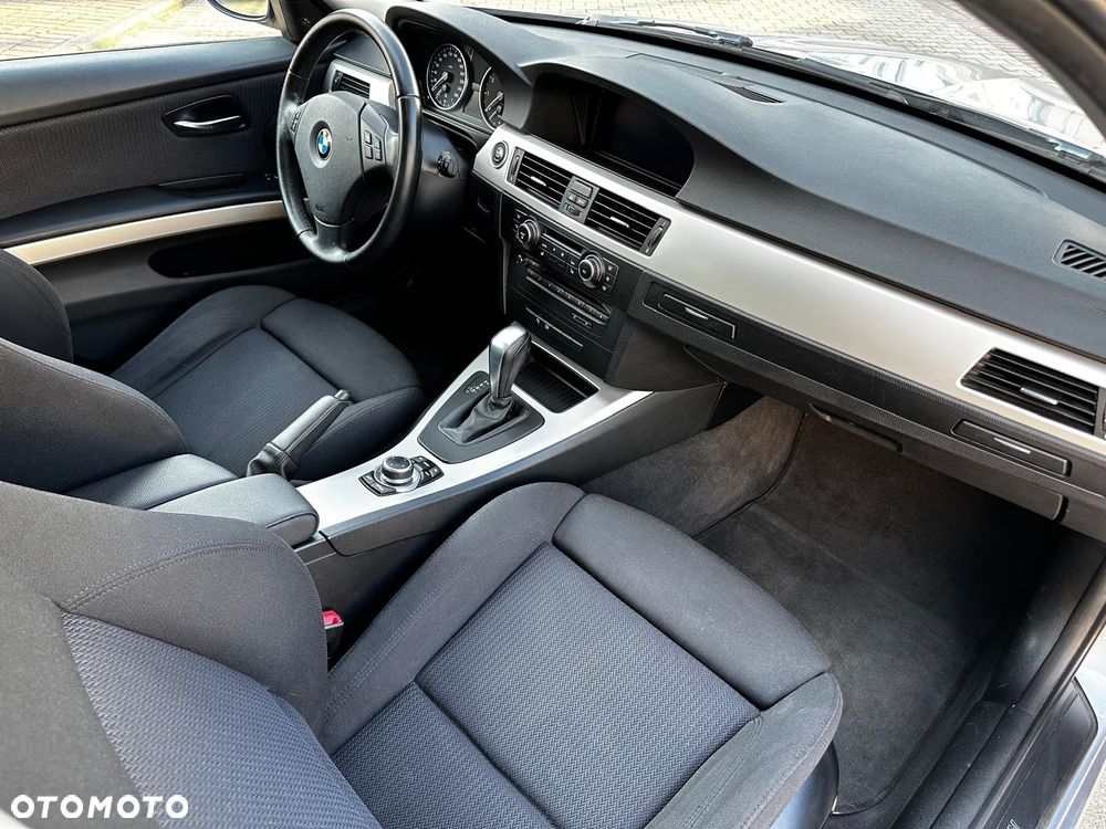BMW Seria 3 320i Edition Exclusive - 23