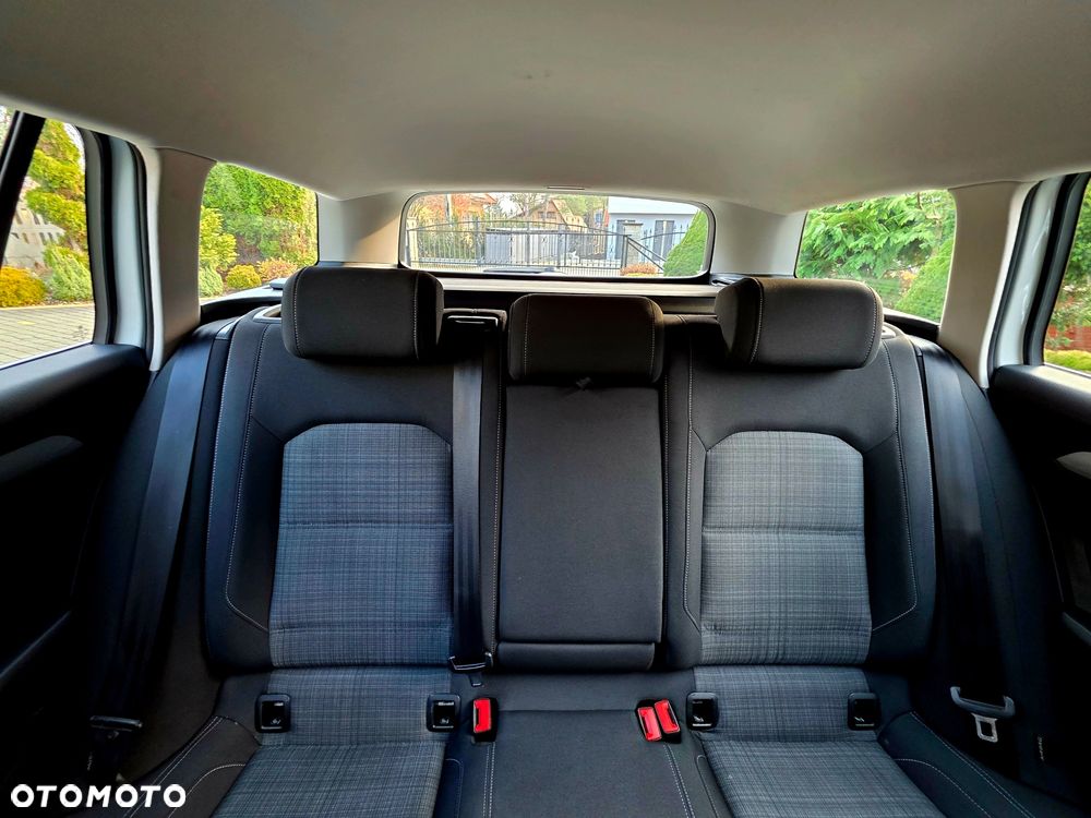 Volkswagen Passat 2.0 TDI EVO Business DSG - 34