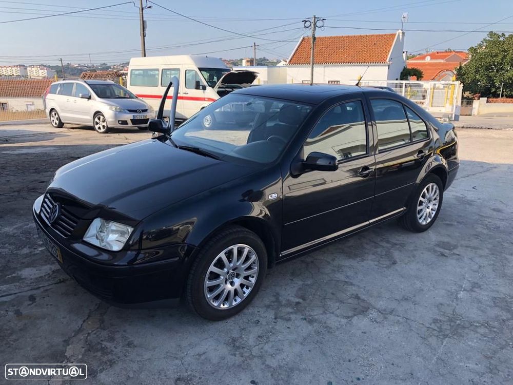 VW Bora 1.9 TDi Highline - 2