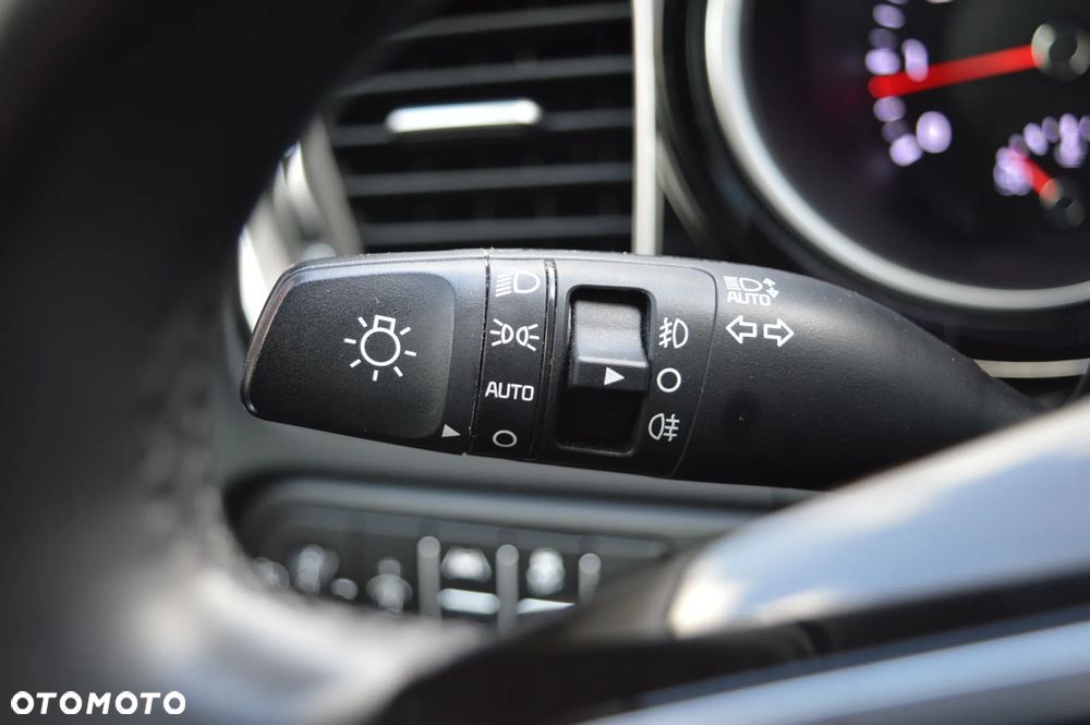 Kia Ceed 1.5 T-GDI Business Line Plus DCT - 36