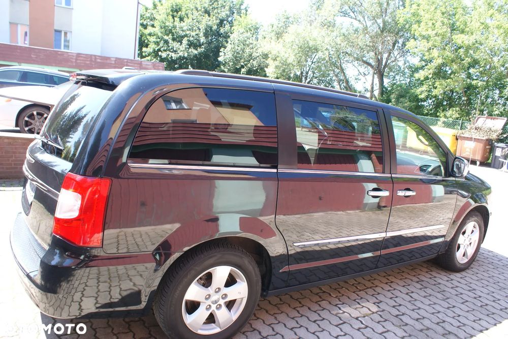 Chrysler Town & Country 3.6 Touring - 25