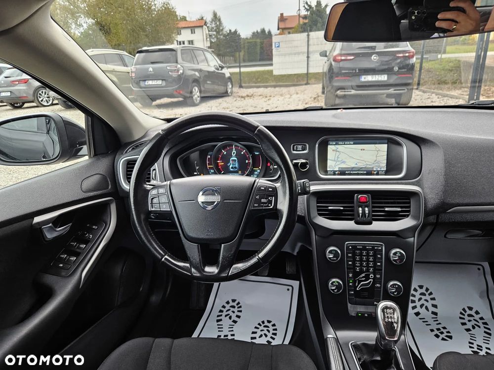 Volvo V40 D3 Momentum - 19