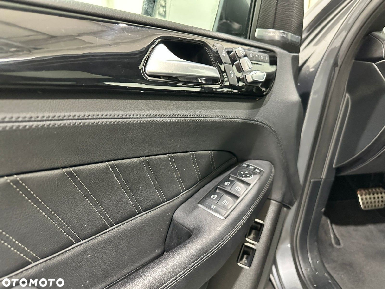 Mercedes-Benz GLS 350 d 4-Matic - 27