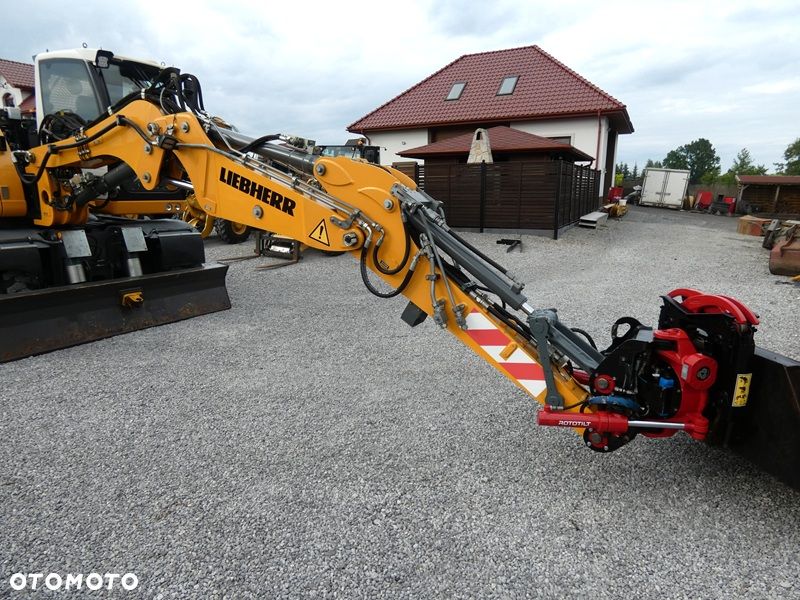 Liebherr A910 Compact ze Szwecji / ROTOTILT ZE SZCZYPCAMI / Super Stan / - 38
