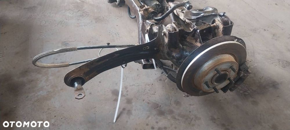 KOMPLETNE ZAWIESZENIE BELKA SANKI TYŁ WAHACZE HAMULCE MAZDA 3 I BK HB 5D - 5