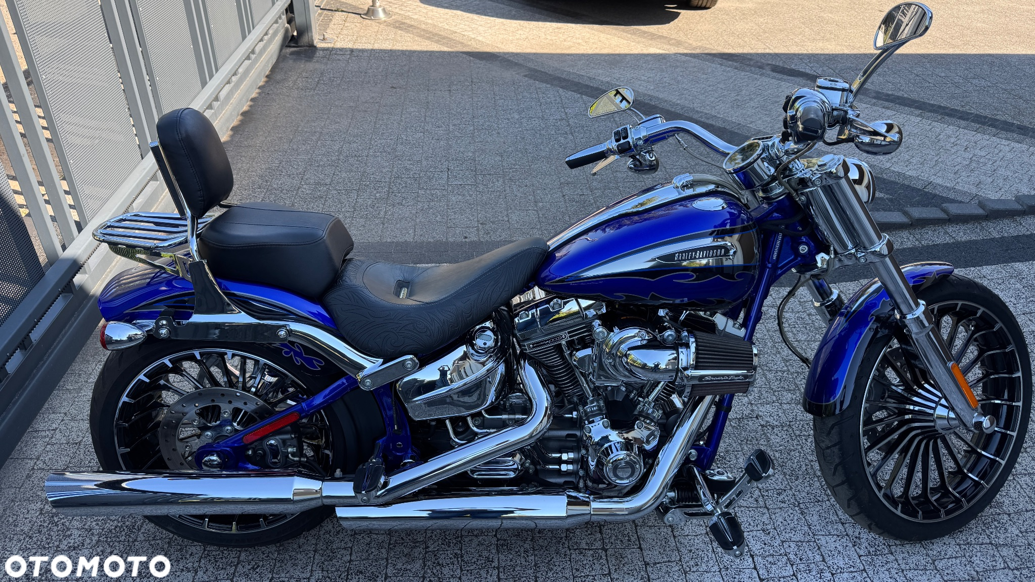 Harley-Davidson Softail Breakout - 6