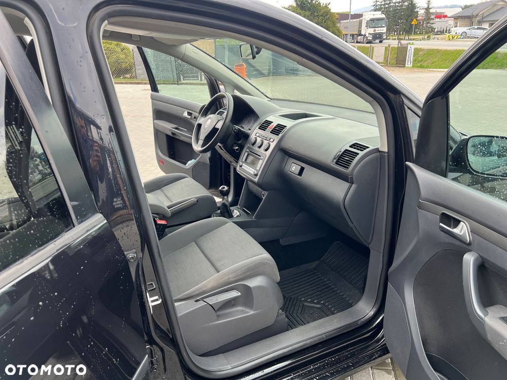 Volkswagen Touran 1.9 TDI Conceptline - 23