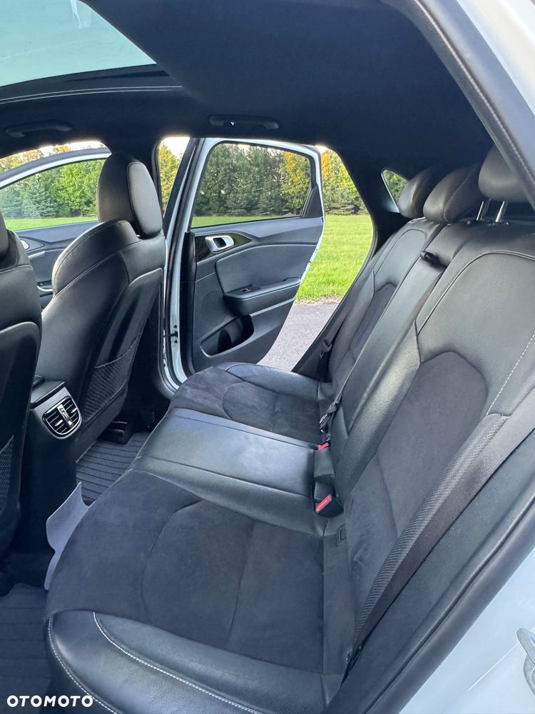 Kia Ceed 1.6 CRDi DCT GT Line - 9