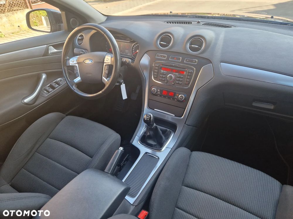 Ford Mondeo 2.0 FF Titanium - 17