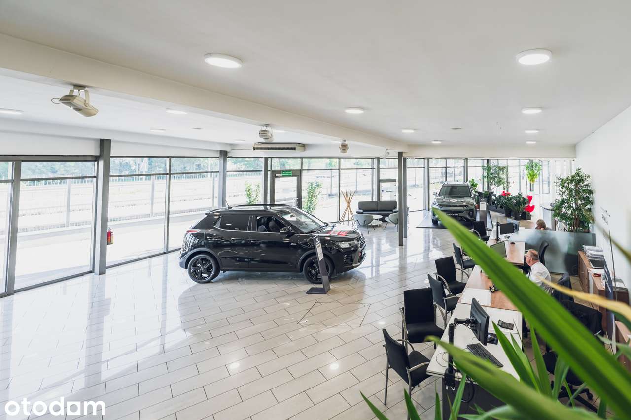 Salon samochodowy z warsztatem, magazynem + duży parking - Pełny obrazek: 3/9