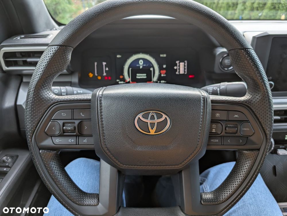 Toyota Tacoma - 20