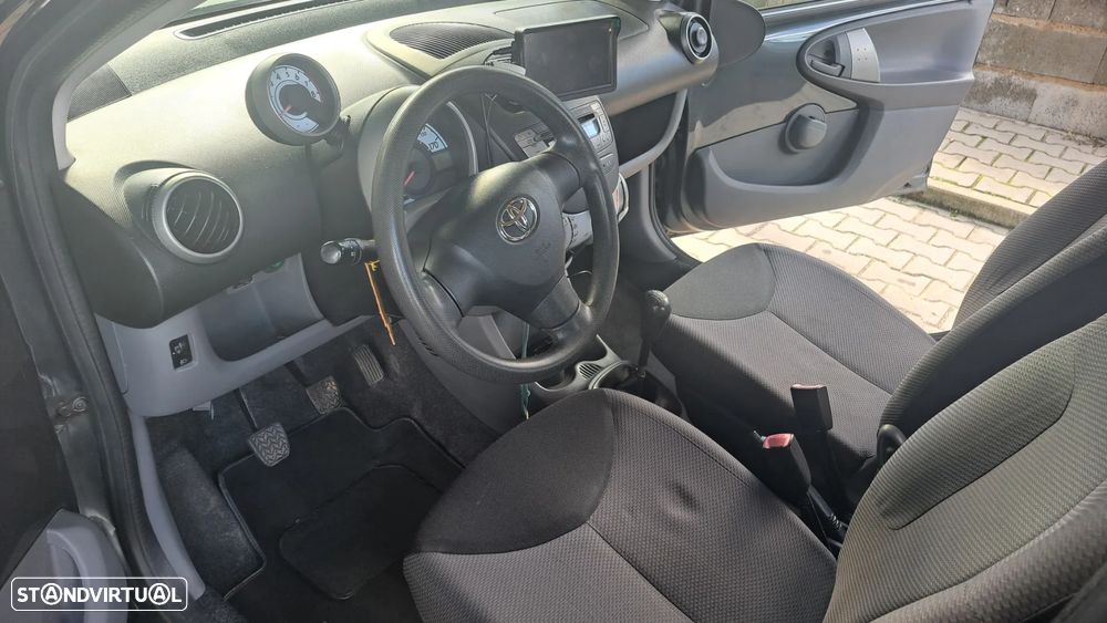 Toyota Aygo 1.0 + AC - 10