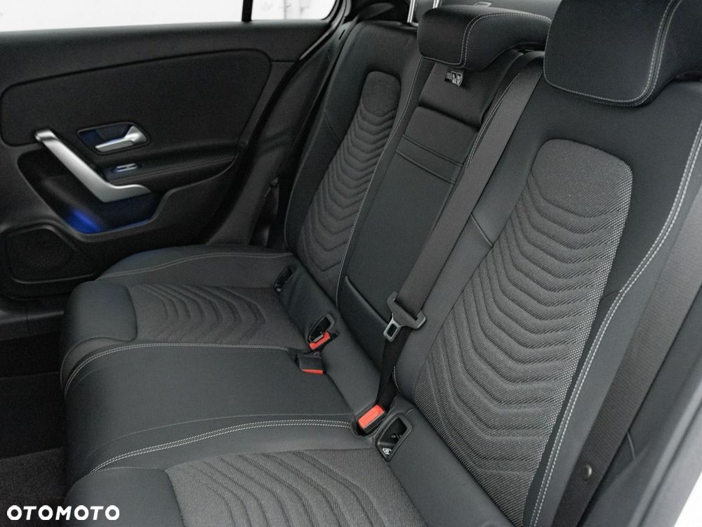 Mercedes-Benz Klasa A 200 d Progressive 8G-DCT - 23