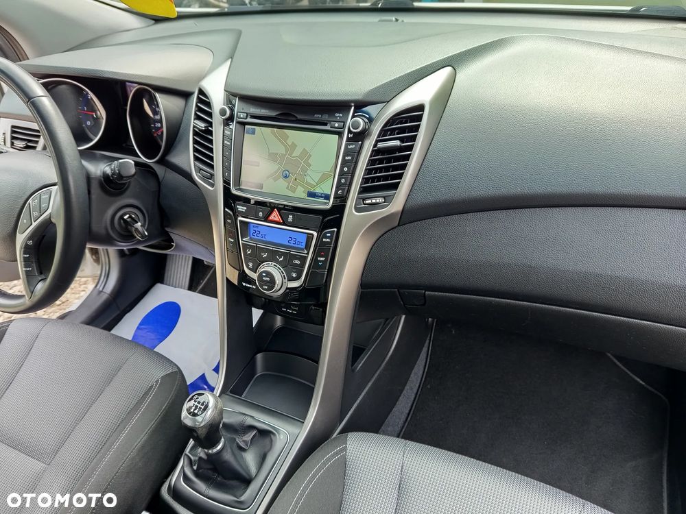 Hyundai i30 1.6 CRDi BlueDrive Premium - 25