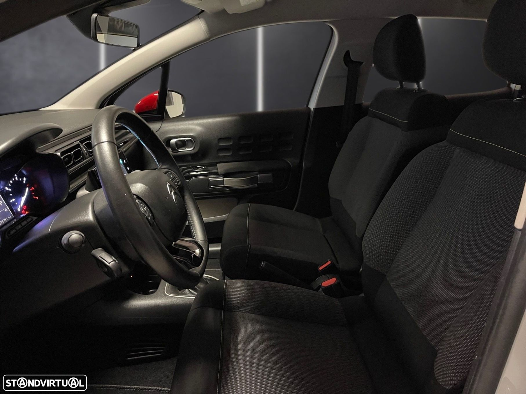 Citroën C3 1.2 PureTech Shine EAT6 - 5