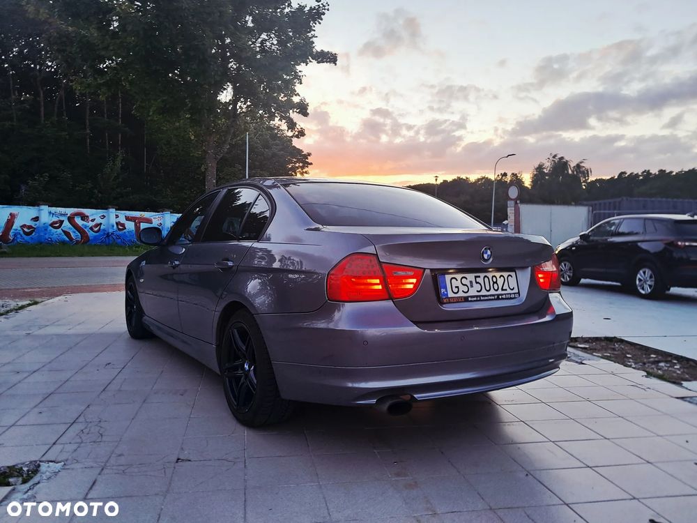 BMW Seria 3 320i - 10