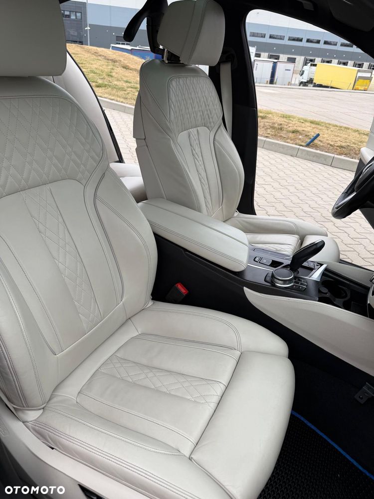 BMW Seria 5 520i M Sport Edition - 18