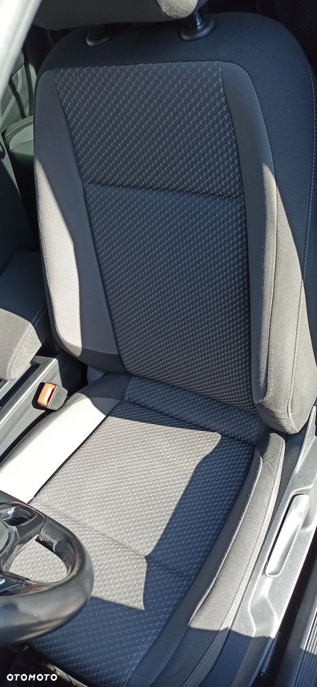 Volkswagen Passat 2.0 TDI SCR Comfortline - 8
