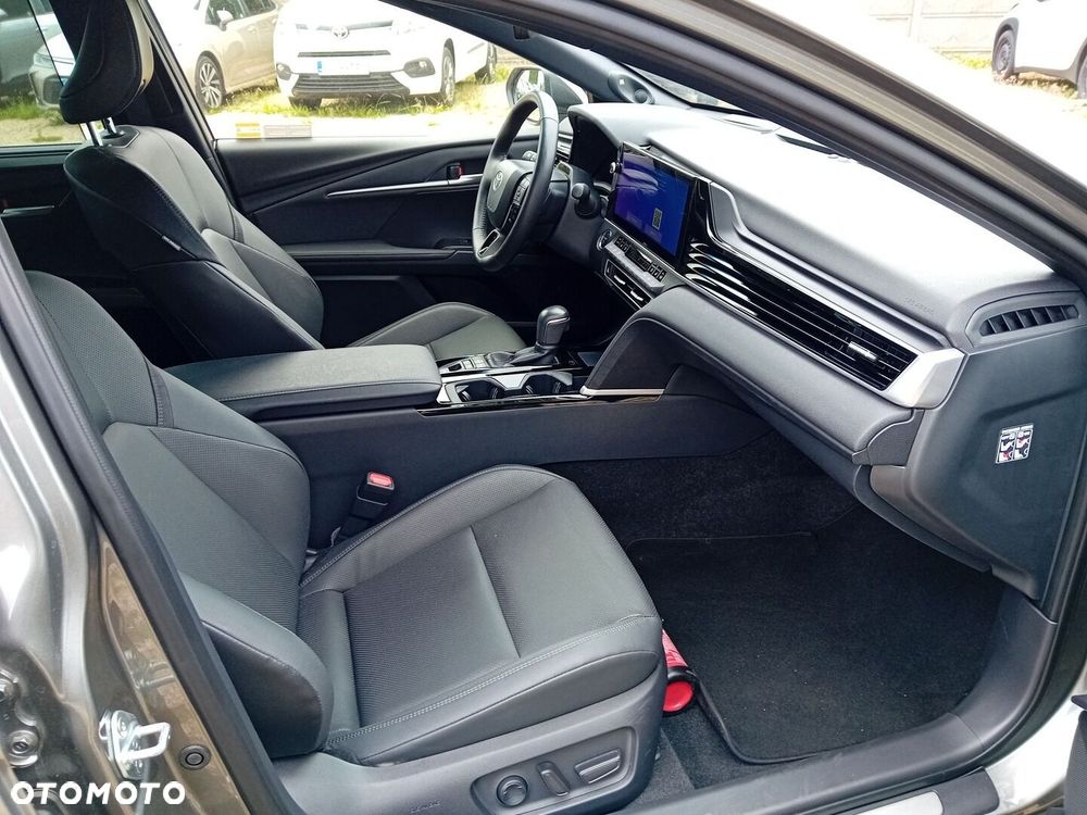 Toyota Camry - 8