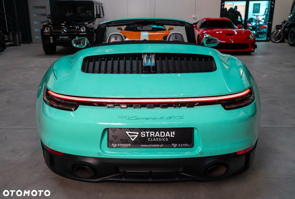 Porsche 911 Carrera 4 GTS - 5