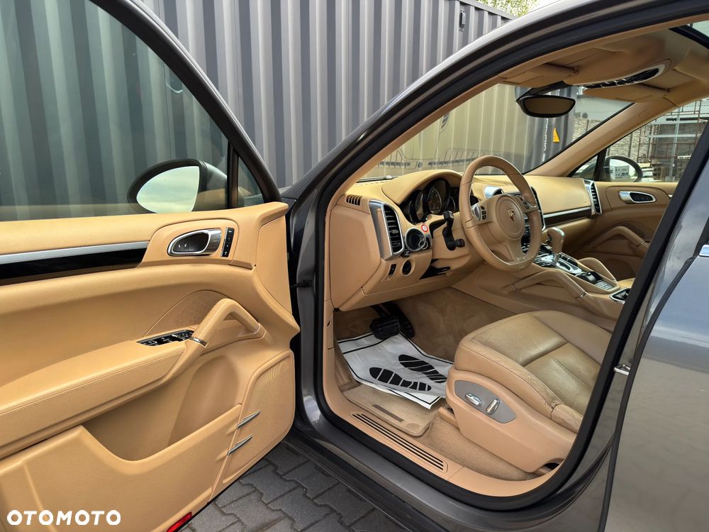 Porsche Cayenne Standard - 14