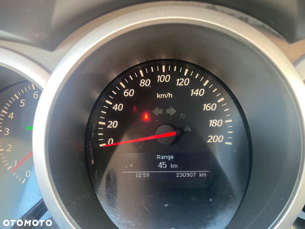 Suzuki Grand Vitara 2.0 - 12