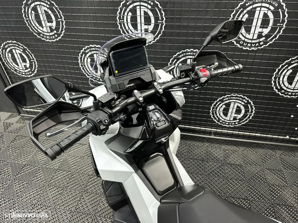 Honda ADV 350 - 8