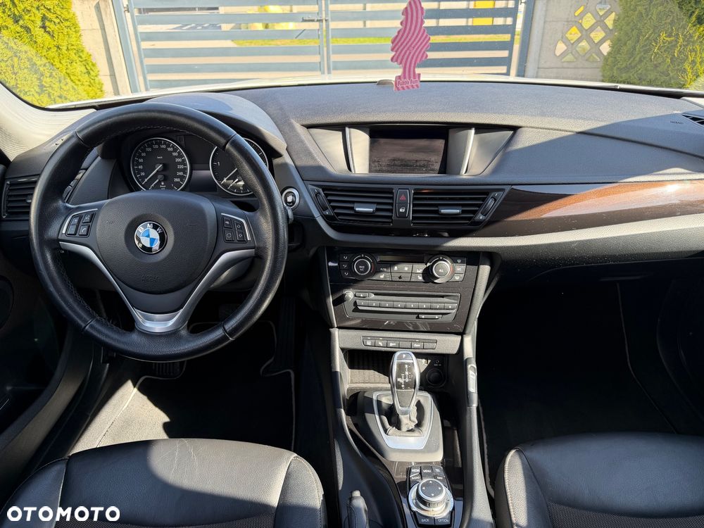 BMW X1 sDrive18d xLine - 16