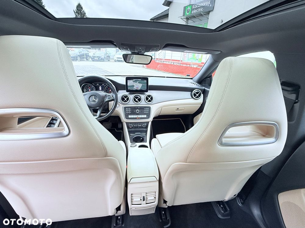 Mercedes-Benz CLA 250 7G-DCT AMG Line - 2