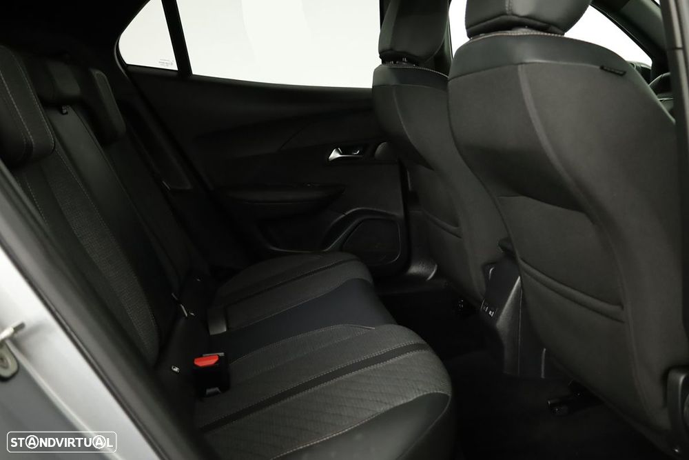 Peugeot 2008 1.2 PureTech Allure - 22