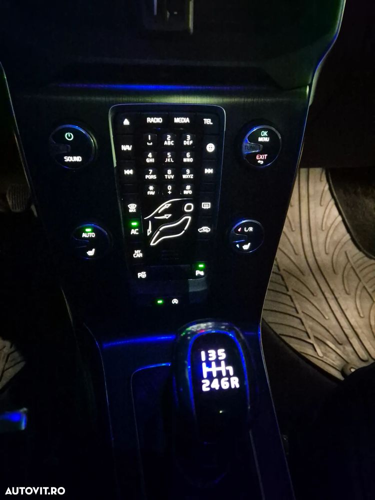 Volvo V40 D4 Summum - 29