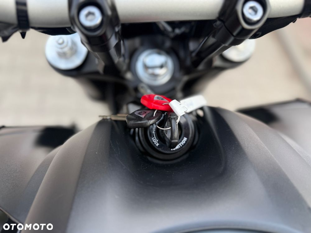 Yamaha MT - 30