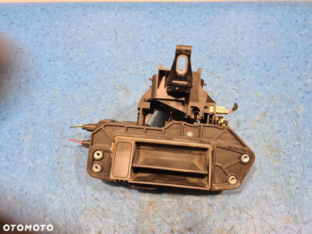 MERCEDES-BENZ W211 KOMBI  KLAMKA KLAPY TYLNEJ 2117400093 - 1