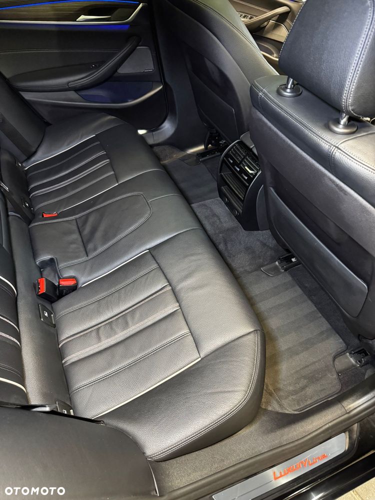 BMW Seria 5 520d Luxury Line - 11