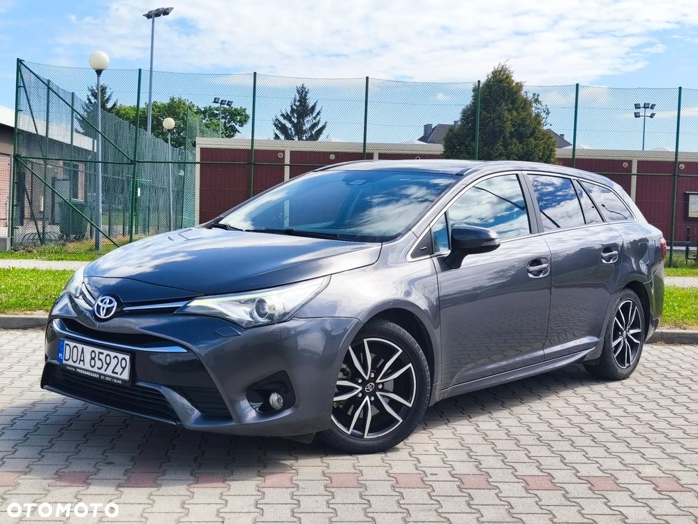 Toyota Avensis Touring Sports 2.0 D-4D Executive - 1