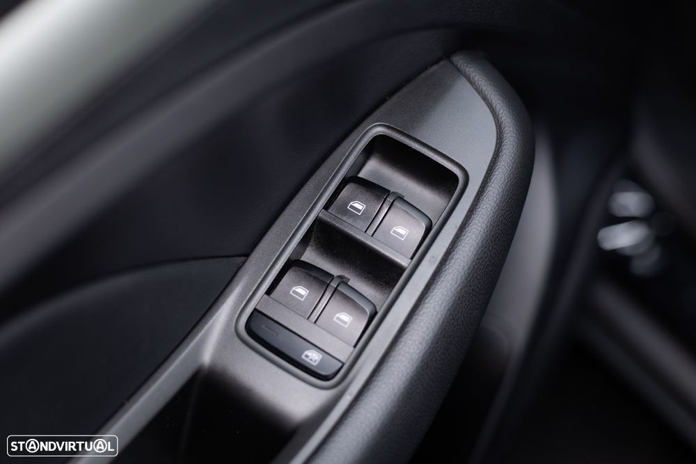 MG ZS EV 44.5 kWh Luxury - 33