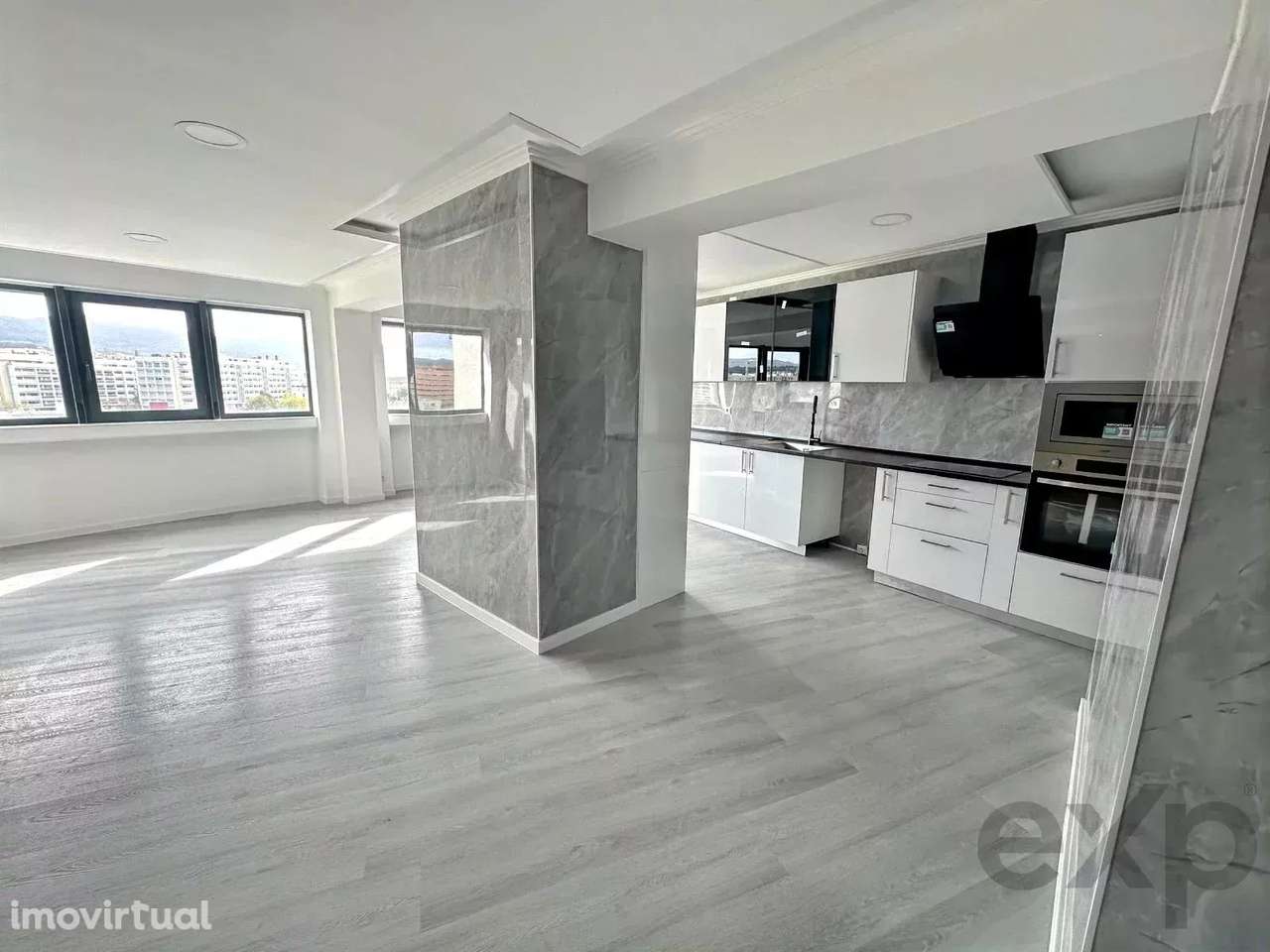 Braga - T4 Renovado com Garagem e Elevador – Centro Urbano de Braga - Grande imagem: 3/25