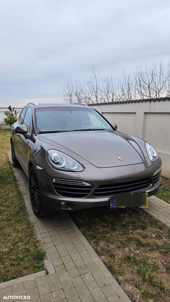 Porsche Cayenne - 1