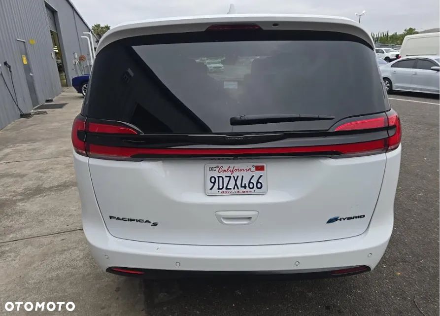 Chrysler Pacifica - 6